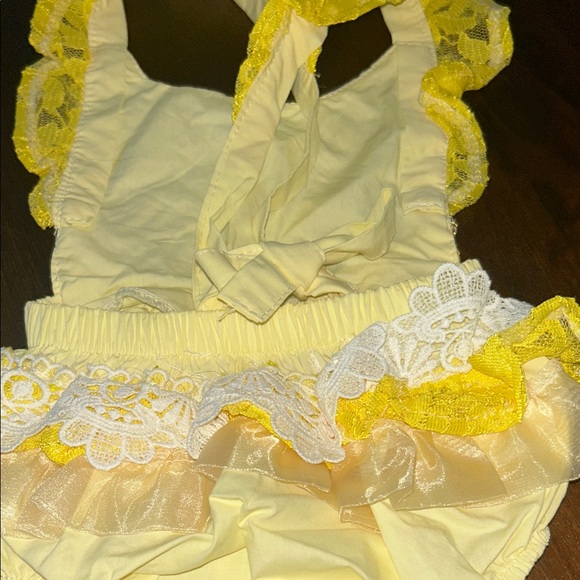 Yellow Lace Baby Romper with Princess Design - Picture 3 of 4